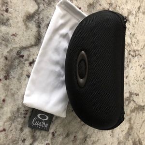 Sunglasses case and protector